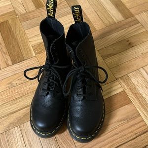 Dr. Martens Womens Pascal size 6